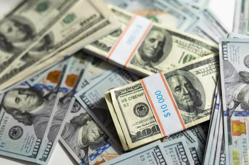 $100 bills