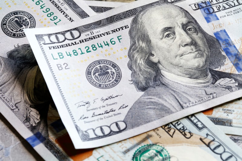 $100 bills